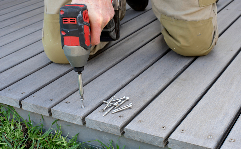 Stainless steel outlet deck screws